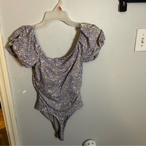 XS printed Bella bodysuit in chambray combo EUC - Picture 8 of 9